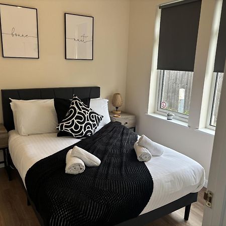 Central - 1 Bed, Cosy Retreat سويندون المظهر الخارجي الصورة